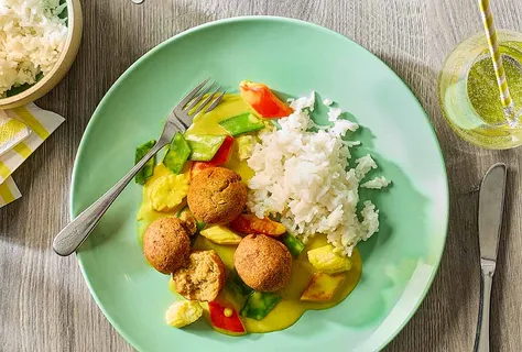 Rapeat linssipyörykät currykastikkeella