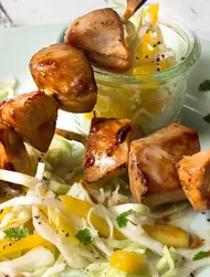 Kanavartaat ja mango-coleslaw