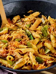Kermainen gochujang-pasta kimchillä