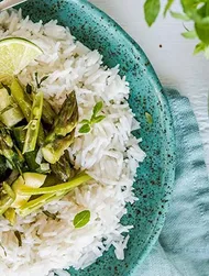 Vihreä kasviscurry riisillä