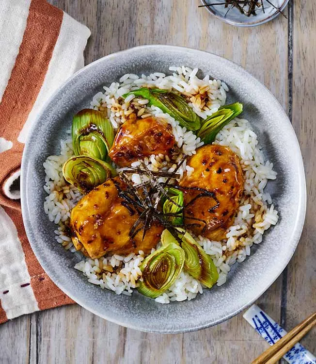 Teriyakikanaa paahdetuilla seesaminsiemenillä