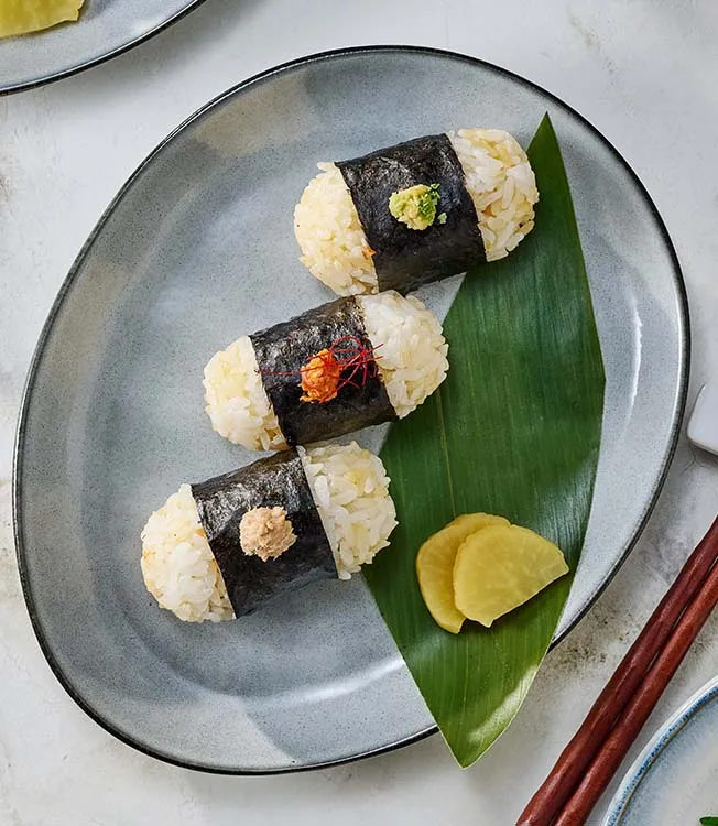 Tonnikala-onigiri kimchillä tai wasabilla