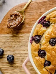 Kauravanukas mustikoiden ja taatelikinuskin kera