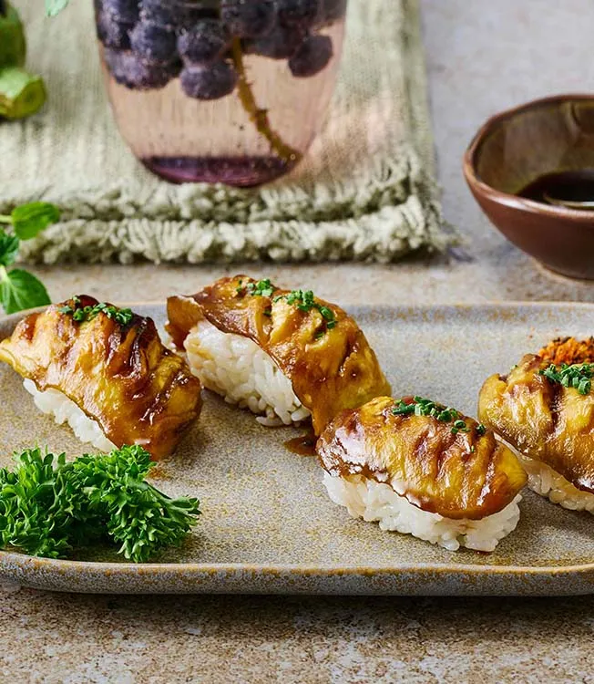 Vegaaninen kabayaki-sushi