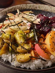 Hedelmäinen kasvisdonburi