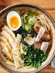 Perinteinen Fukuoka Ramen