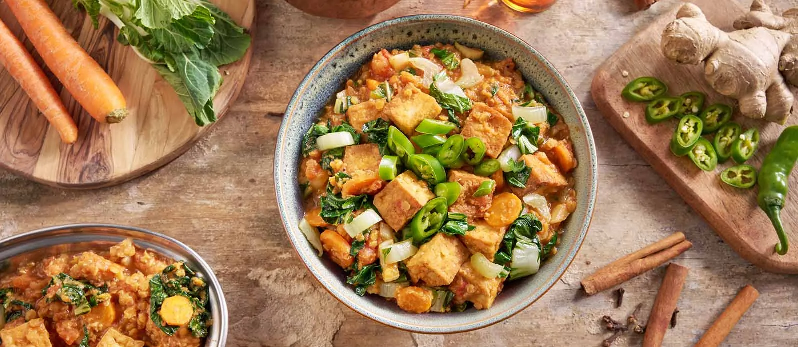 Tofu-inkivääri-dal ja paistettu riisi