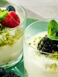 Vegaaninen matcha-tiramisu