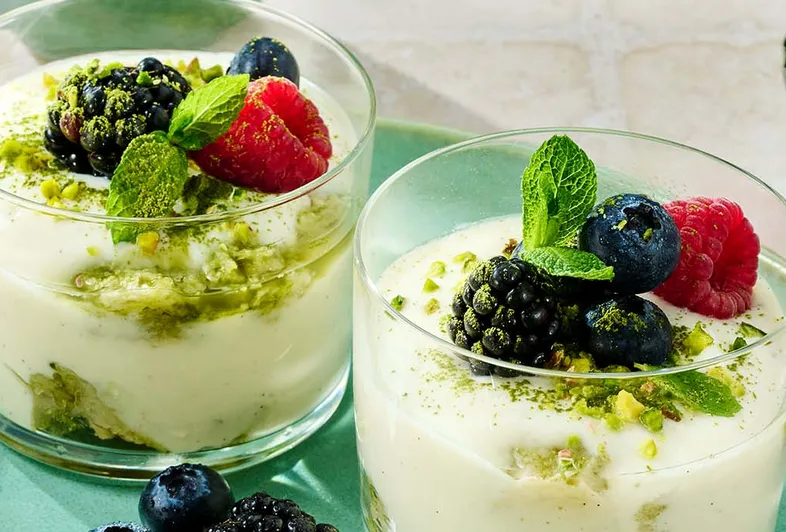 Vegaaninen matcha-tiramisu